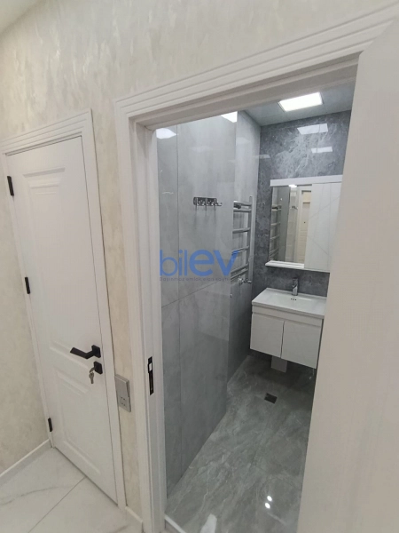Satış 3 otaqlı Köhnə Tikili bina evi  75m², Bakı