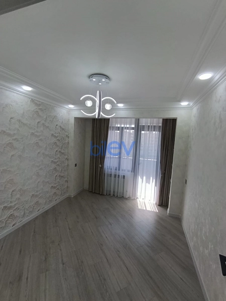 Satış 3 otaqlı Köhnə Tikili bina evi  75m², Bakı