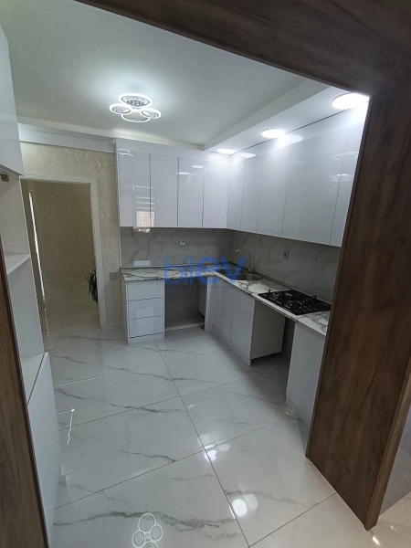Satış 3 otaqlı Köhnə Tikili bina evi  75m², Bakı