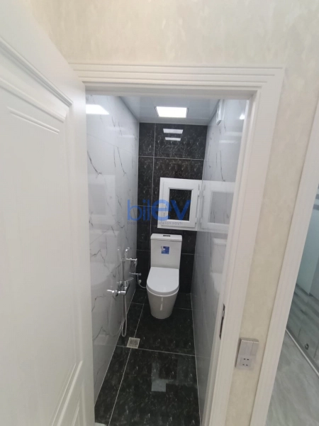 Satış 3 otaqlı Köhnə Tikili bina evi  75m², Bakı