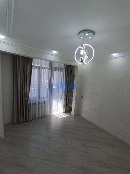 Satış 3 otaqlı Köhnə Tikili bina evi  75m², Bakı