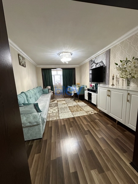 Satış 3 otaqlı Köhnə Tikili bina evi  72m², Bakı