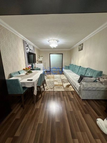 Satış 3 otaqlı Köhnə Tikili bina evi  72m², Bakı
