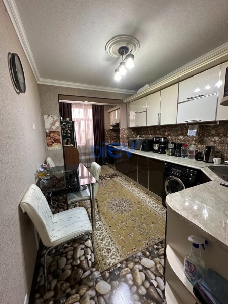 Satış 3 otaqlı Köhnə Tikili bina evi  72m², Bakı