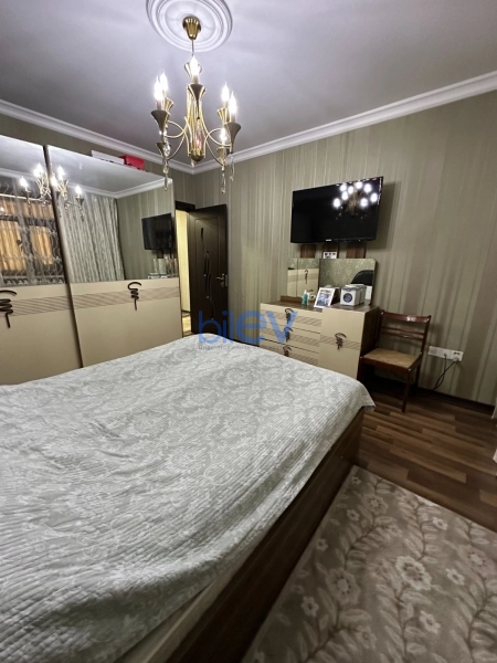 Satış 3 otaqlı Köhnə Tikili bina evi  72m², Bakı