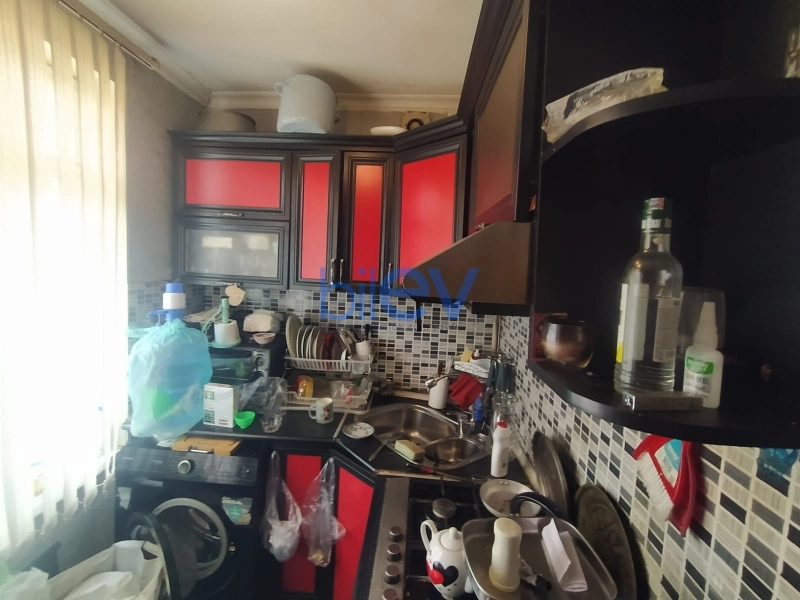 Satış 3 otaqlı Köhnə Tikili bina evi  70m², Bakı