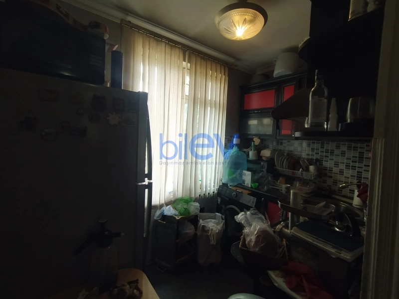 Satış 3 otaqlı Köhnə Tikili bina evi  70m², Bakı