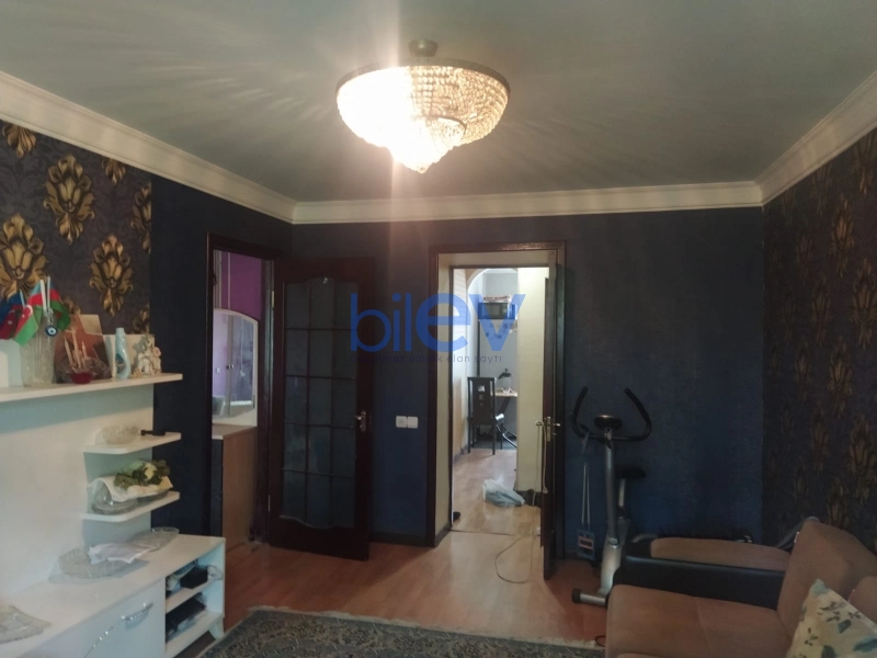 Satış 3 otaqlı Köhnə Tikili bina evi  70m², Bakı